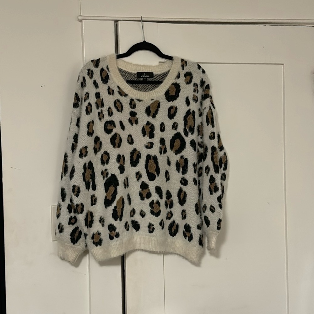Lulu’s leopard sweater